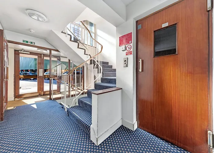 Iconic Apartment With Terrace Over Harrods